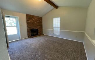 3 beds, 1 bath, $950