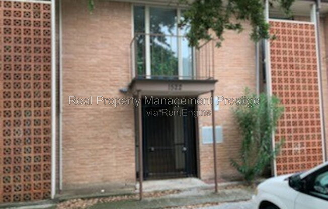 Studio, 1 bath, 550 sqft, $995, Unit 21