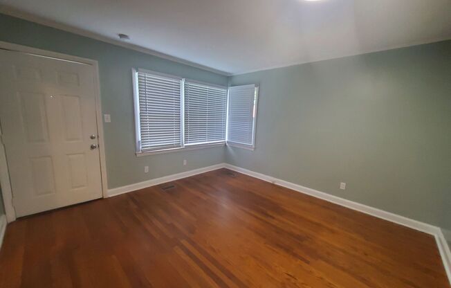 1821 Seabrook ~ Holly Springs