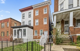206 E 25 ST