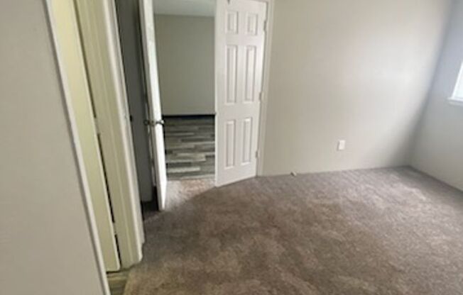 2 beds, 2 baths, 856 sqft, $920, Unit 2726-1210