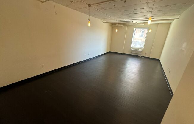 1 bed, 1 bath, 716 sqft, $1,075, Unit Unit 222