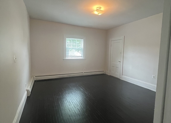 3 beds, 1 bath, $3,000, Unit 1