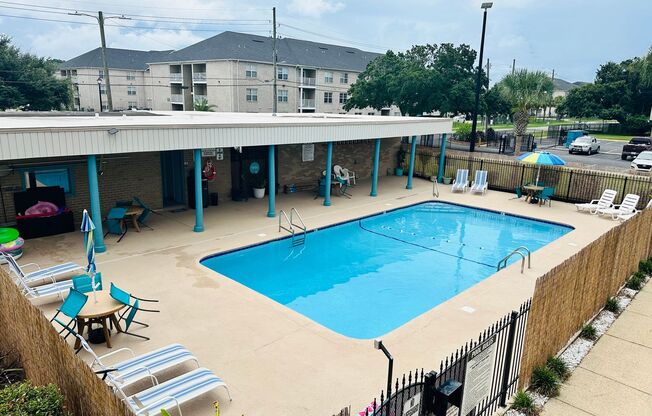 3 beds, 1.5 baths, 1,002 sqft, $1,395, Unit H-151