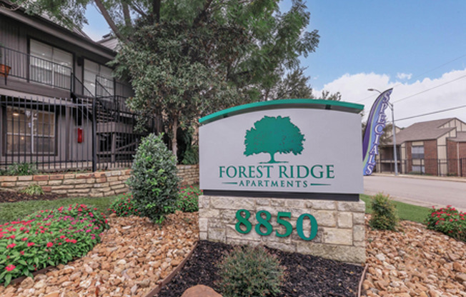 2 beds, 1 bath, 832 sqft, $1,639, Unit 2066