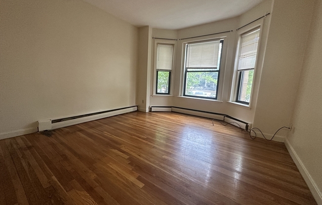 2 beds, 1 bath, 750 sqft, $2,995, Unit 36