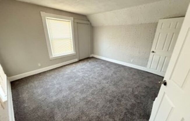 3 beds, 1 bath, $1,200