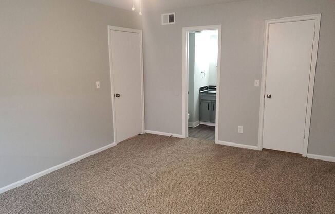 2 beds, 1.5 baths, 935 sqft, $910, Unit 7802-203