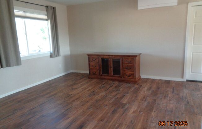 Immaculate Custom 1 Story on Shared 2.5 acres