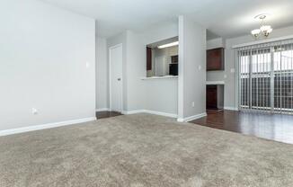 2 beds, 1 bath, 813 sqft, $1,200