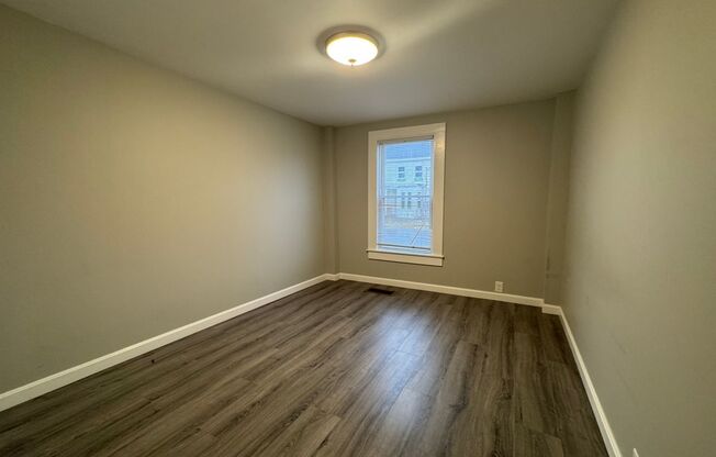 2 beds, 1 bath, 1,000 sqft, $1,600, Unit A