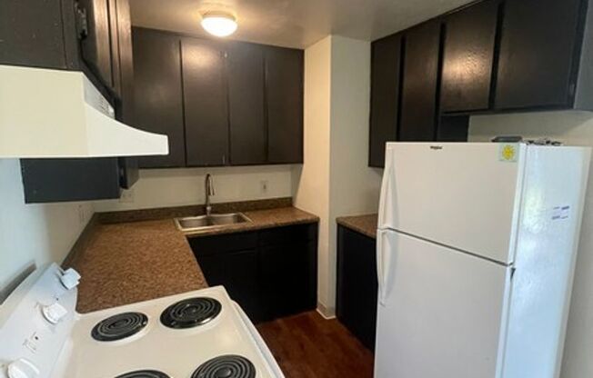 Low Move In Costs / $250 Smart & Final Gift Card if leased by July 31!!!