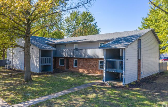 2 beds, 1 bath, 700 sqft, $825, Unit 2430-4 L