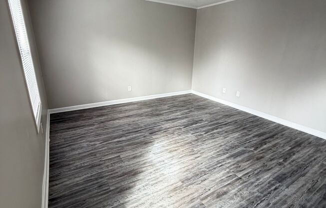 2 beds, 1 bath, 800 sqft, $1,025, Unit 498-B