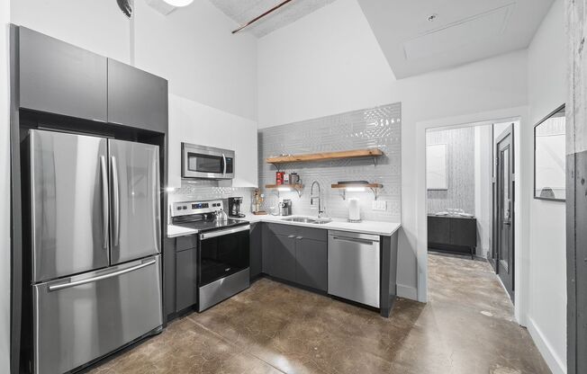 2 beds, 1 bath, 843 sqft, $2,640, Unit Commercial Suite 202-204