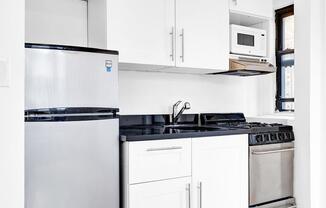 1 bed, 1 bath, $4,000, Unit 4B