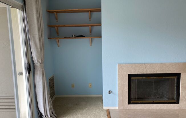 EPIC REA-AZARI PM: Condo w/Parking & Community Pool close to BART & schools