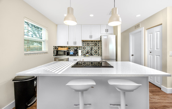 3026 HILLSDALE