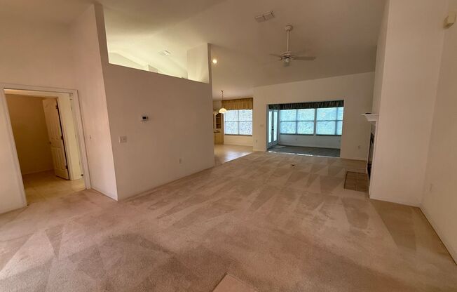 Charming 3-Bedroom Home in Broadmoor – Move-In Ready!