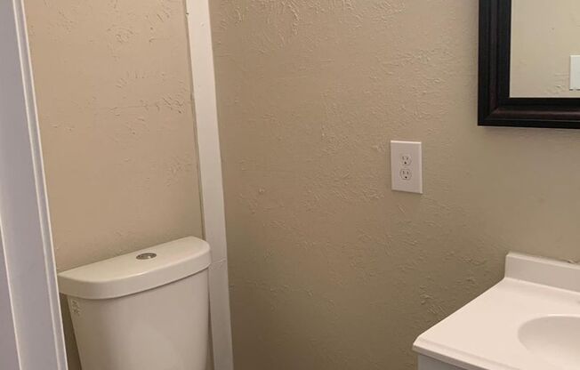 Affordable 4BD/2BA single-family house!