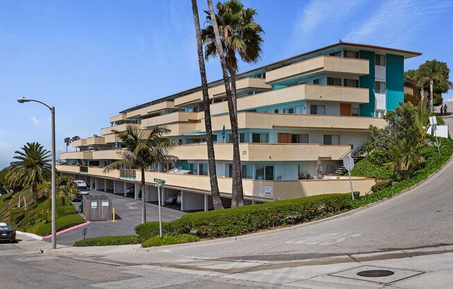 1 bed, 1 bath, 729 sqft, $2,545, Unit D202