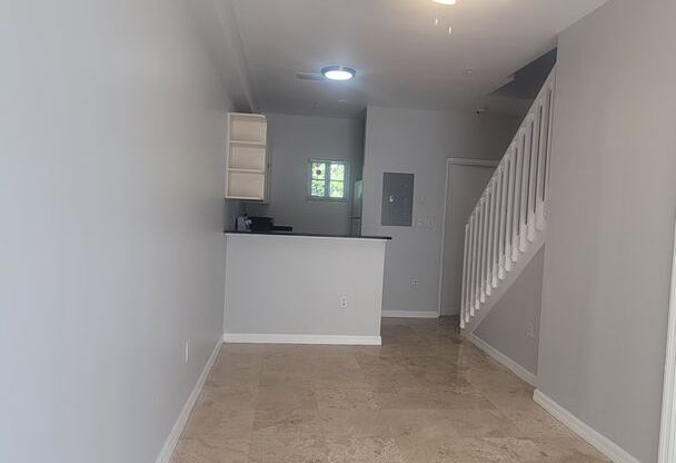 1421 SW 3 ST