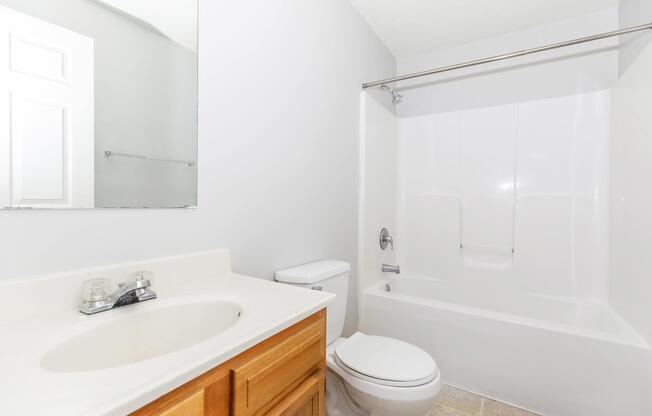 4 beds, 4.5 baths, 2,000 sqft, $1,912