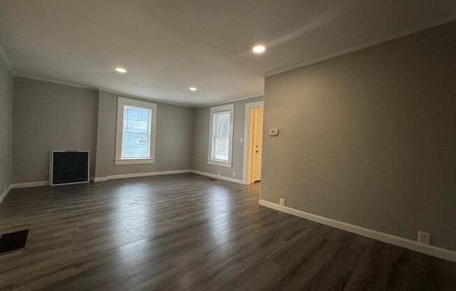 2 beds, 1 bath, 1,000 sqft, $1,600, Unit A