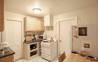 2 beds, 1 bath, $3,195, Unit #16