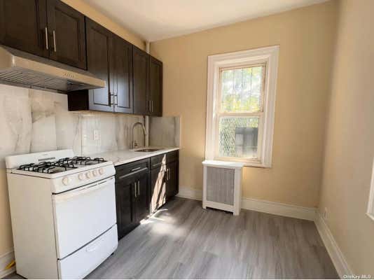 2 beds, $2,700, Unit 2