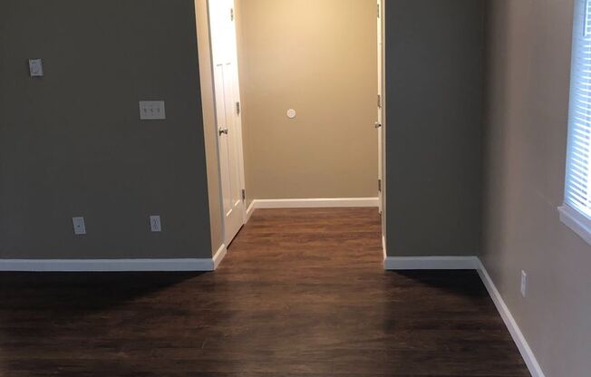2 beds, 1 bath, 945 sqft, $1,500, Unit 101