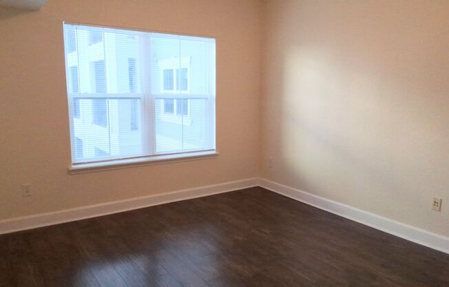 1 bed, 1 bath, $1,475, Unit # 3060