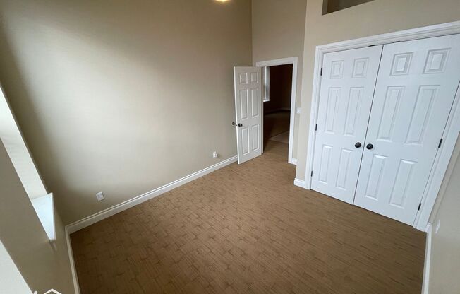 2 beds, 1 bath, 840 sqft, $1,300, Unit 204