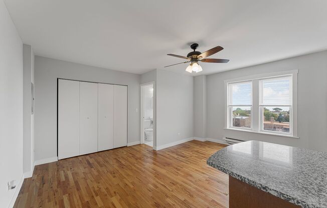 Studio, 1 bath, 275 sqft, $1,350, Unit 7450-82