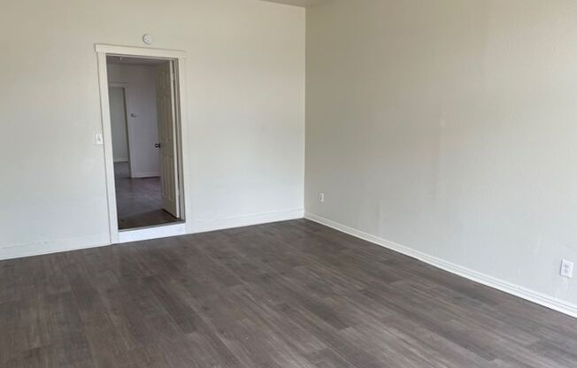 2 beds, 1 bath, 1,300 sqft, $950, Unit 1