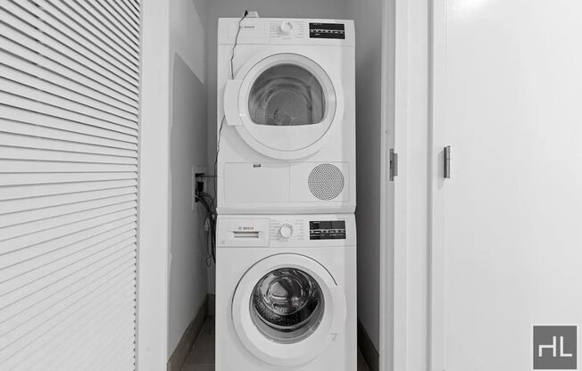 3 beds, 2 baths, 1,214 sqft, $5,000, Unit 719