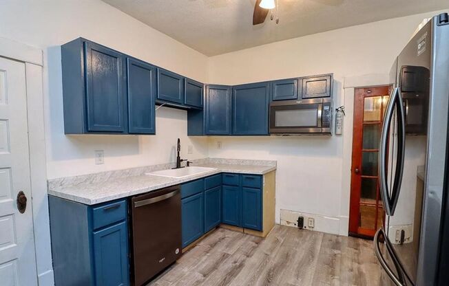 2 beds, 1 bath, $1,500