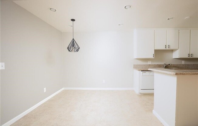 1101 W MACARTHUR BLVD