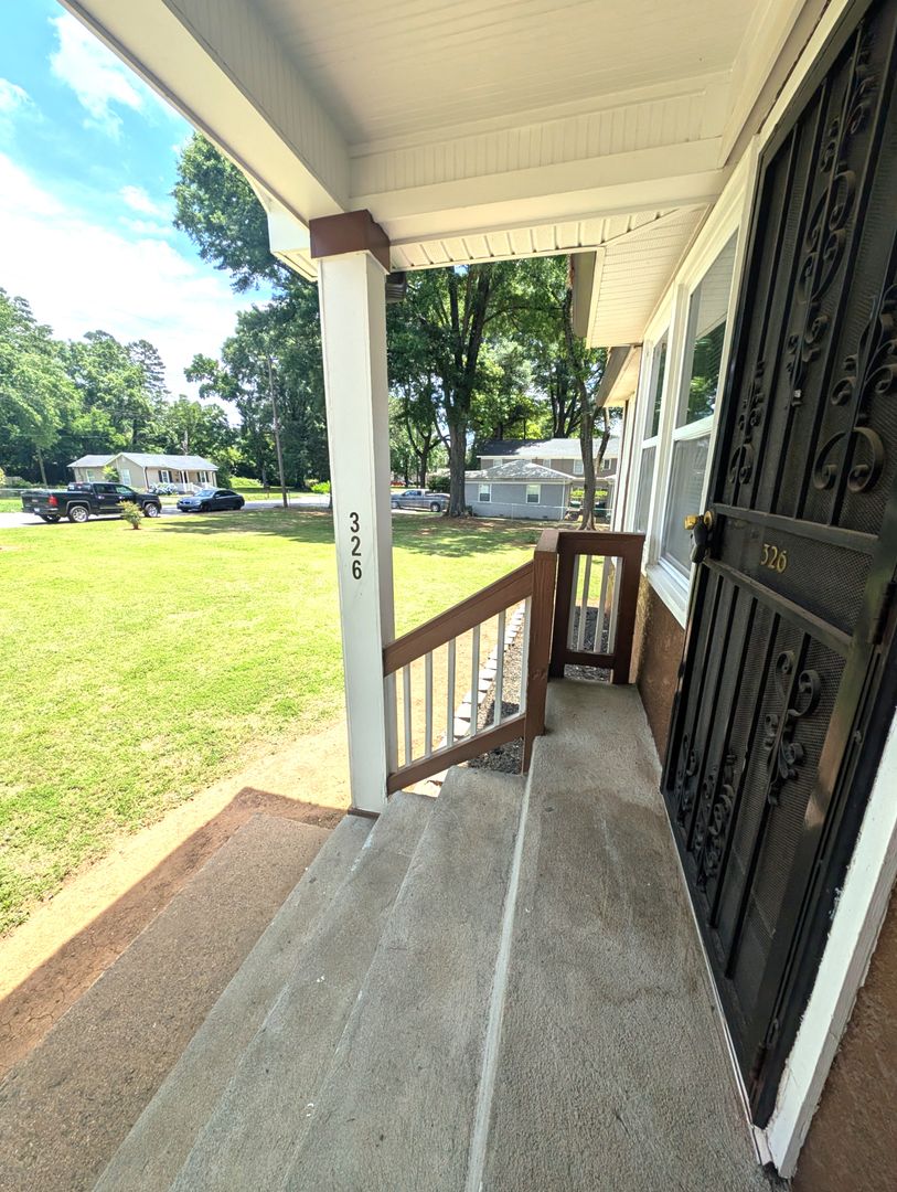 Minutes from Uptown/I-85/I-485!  100% Upgraded, 2 Bedroom!