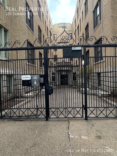 120 Seward St