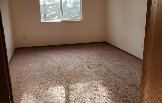 2 beds, 1 bath, 1,010 sqft, $1,269, Unit PL   4103