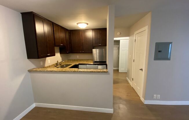 1 bed, 1 bath, $895, Unit 111