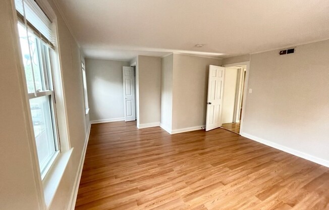 2 beds, 1 bath, $2,600, Unit 2