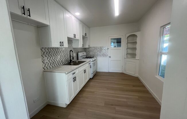 1 bed, 1 bath, $2,100, Unit 236