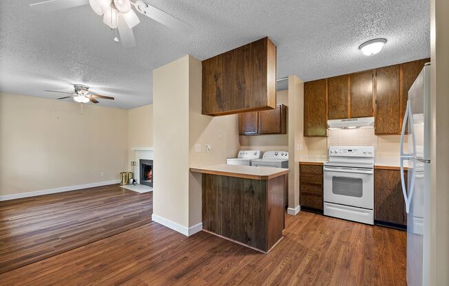 2 beds, 1 bath, $1,545