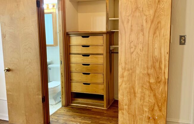 Studio, 1 bath, 300 sqft, $1,495, Unit 644-408