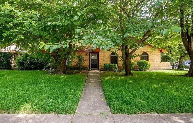 742 DONLEE RD
