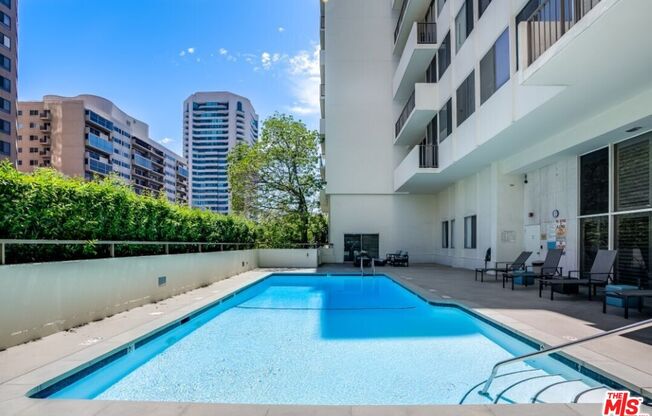 1 bed, 1 bath, 873 sqft, $4,000, Unit 405