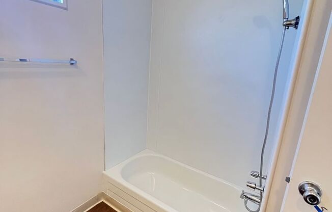 2 beds, 2 baths, 800 sqft, $3,250, Unit 164