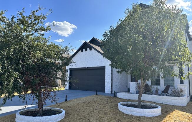 925 Swan Flower Street